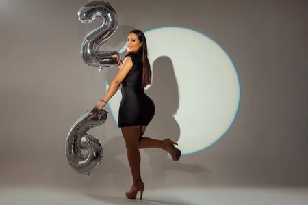 MiaLaurents happy birthday🎂 Pic