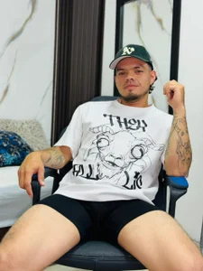 A little tenderness and a lot of fire 🔥💋 od Enzo_Turner  5 snímek