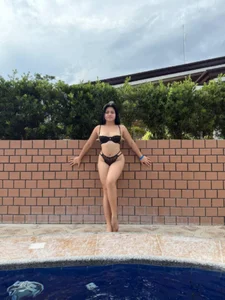 Haileyfordxxx Catch me at pool baby Poză 2