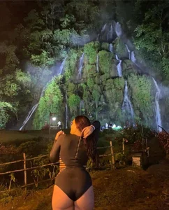 harper_Brown_ Public Gambar 4