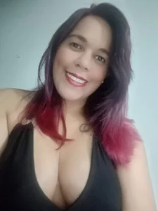 Emelygil_1 simple, little makeup Pic