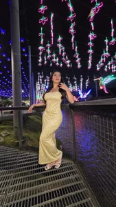 IsabellaandHannah Public Pic 3