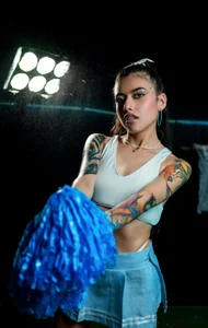 Your favorite cheerleader de viollettaa_  2 Imagens