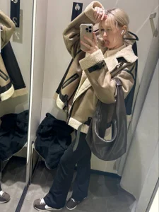 A litlle pics of me de alicewonderyou  5 Imagens