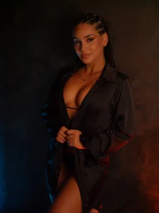 NinaSolenne 🖤 Pic 2