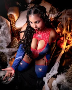 Lizzie_Williams_ Spider Woman 🎃 Pic 5