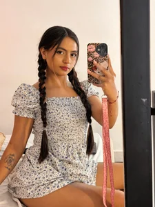 emily_bank Little me, big flirt energy 😏 slika