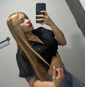 LexxyBunny_ Would you like to get to know me a little better? Pic