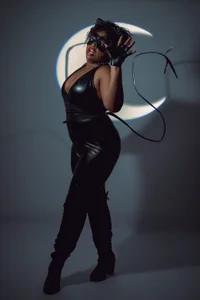 conielaurenth look at me Pic 3