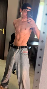 barebastian@xh: me ( 4 фото)