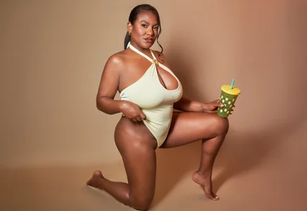 AnnieLeigt Soft Curves in a Jumpsuit 🔥 Pic 5