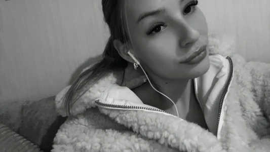 VelvetAngela Public Foto 3