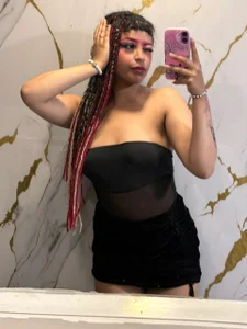your favorite, sexy saleswoman 🙈😍💖 de alana_king7  3 Imagens