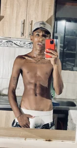 DavidLondoの🤭の 2枚の写真