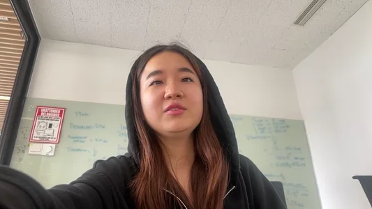 MalloryAlpis Whispers & Glances Kuva