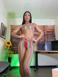caribbean_passion_: A mischievous girl with 21 cm cock and tight 🍑😍🍆🥵 ( 5 фото)