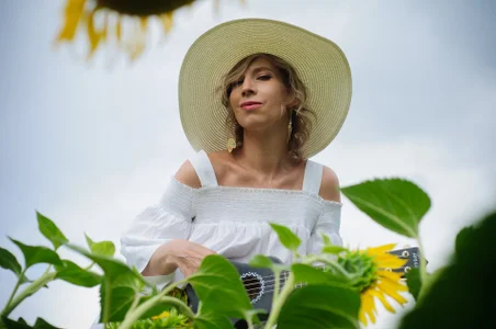 AdrianaSeaMy sunflower summer 2024图片 7