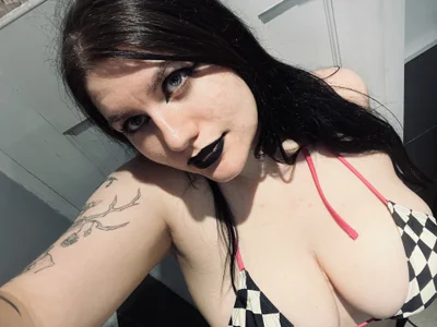 GothSuccubusBabe Public Pic 6
