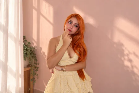 Honeyy_Taylor Buttercup Blush Pic