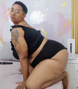 TiffantyAndStacy stacy 🍑🍑 Pic 3