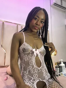 pure sin🔥 de Anaa_Foxx_  4 photos