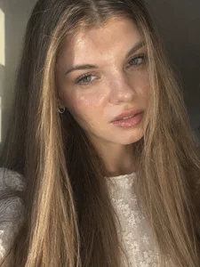 LaceyEslick Public Immagine  5