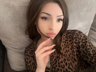 🤒😻🤗 de KyraShankles  4 photos