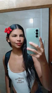 fiorellaskinny18 Public Pic 7