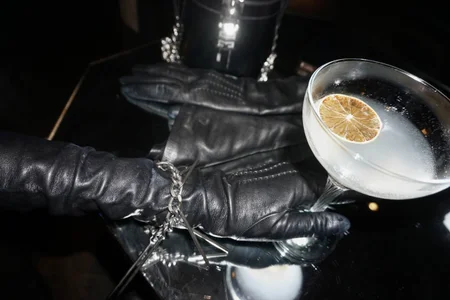 rivique gloves off Pic 4