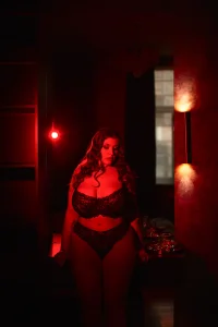 KissMe_Madie Burning shadows Pic 2