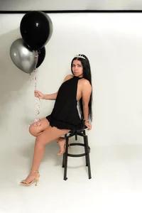 Larabrooks Happy birthday to me! 🎁 Pic 7
