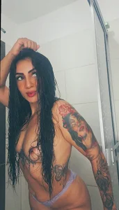 ArianaRosee_ bathing this body 🔥 Pic 4