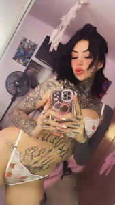 Valerykat_ Kisses in my body 😈🥵 Pic