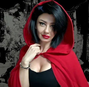 Taissa4U Public Pic 4