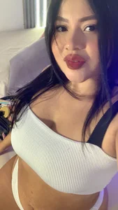 Amber_Santana Public Pic 2