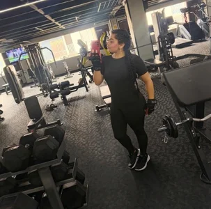 molly_bick Today’s training ready! 💪🏻🥵 Now I can relax and enjoy your beautiful company 🥹❤️ Pic 4
