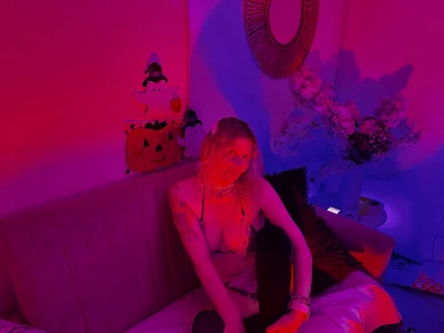 Evangelyne_rose A SEXY MATURE WOMAN Pic