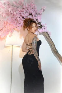 Sienna_brunette Elegance 🖤✨ Foto 2