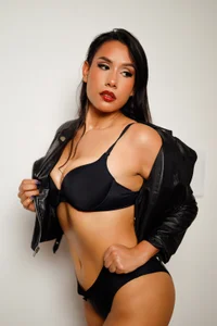 PilarJones_ Uff how sexy I look Bilde 5