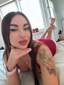 StripSuckura Public Poză