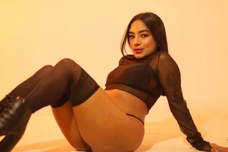 Estefy_gomez09 Shadows & Desire Pic 2