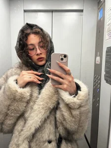 Public od IsauraCorless  2 snímek