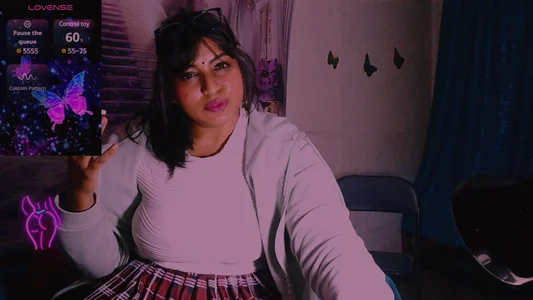 RoyalIndianCreamPuff1 kullanıcısının sexy teacher albümü -  2 fotoğraf