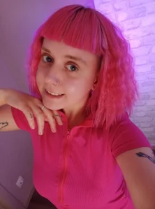 June_shy0 pink hair Pic