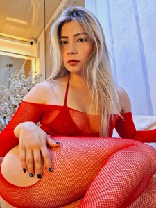 ElizabethAdams_のGirl hot 🔥🔥の 4枚の写真