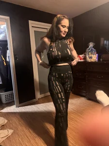 sexyred77713 Public Pic 7