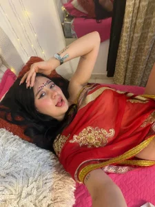 _tamara_priya_ ❤️‍🔥 Red to light your desires... do you dare to look at me a little more? 😈💋 Billede 7