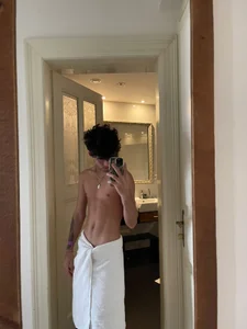 back_thomson SEXY AND CUTE M,T🎯 Immagine  2