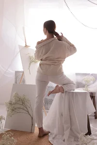 Ariadna_Holder Tender Lover  2টি ছবি