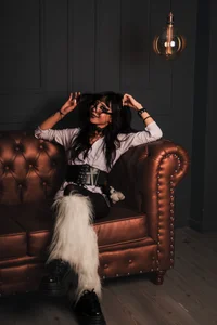 KiomyVamp Dark Sofa Pic 3